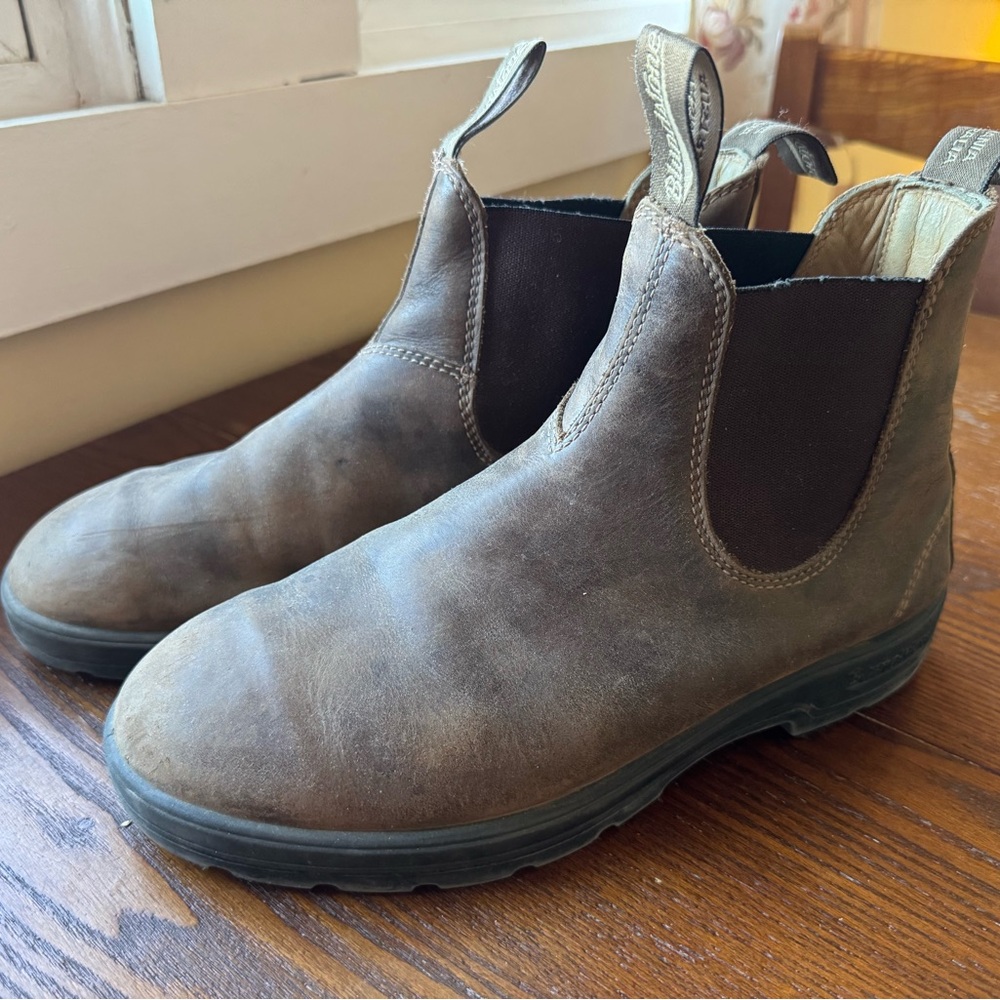 Blundstone Brown Boots Chelsea Style with Elastic Panels and Pull Tab